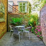 Minster's Reach -stylish City-centre Retreat's