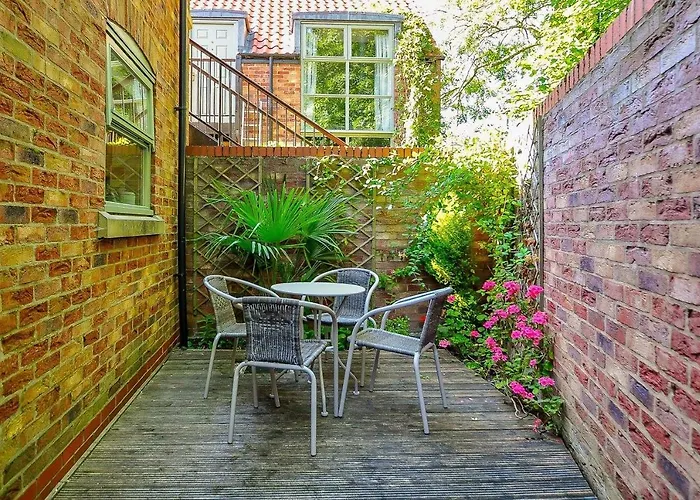 Minster's Reach -stylish City-centre Retreat's