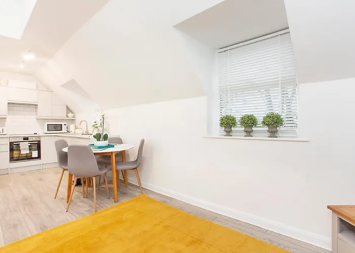 Minster's Reach -stylish City-centre Retreat's דירה