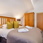 Minster's Reach -stylish City-centre Retreat's