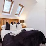 Minster's Reach -stylish City-centre Retreat's