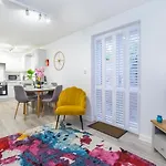 아파트 Minster's Reach -stylish City-centre Retreat's