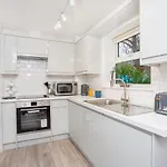 Minster's Reach -stylish City-centre Retreat's York