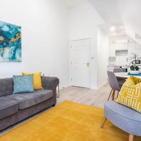 Minster's Reach Close To Minster * יורק